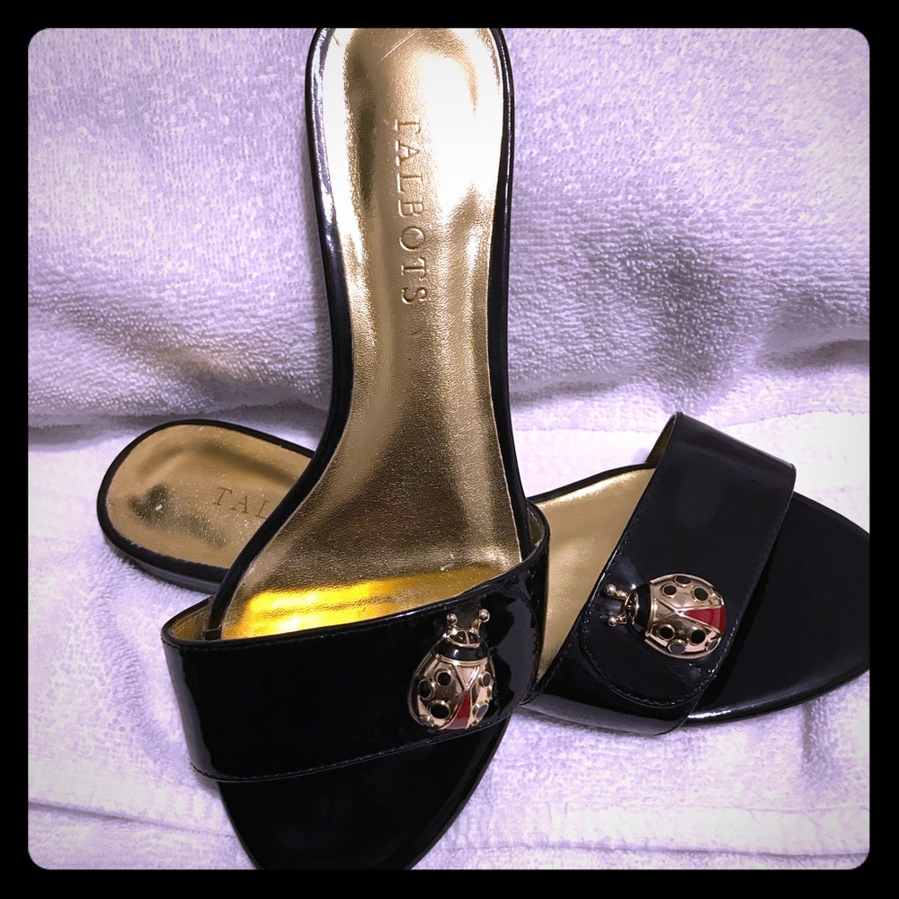 🔥NEW🔥TALBOTS black sandals.!?